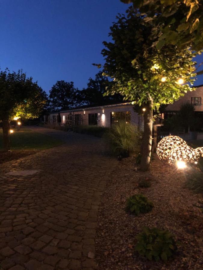 De Worfthoeve Bed & Breakfast Geel Exterior photo
